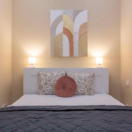 Spacious Bajcsy Residence In The Heart Of ブダペスト エクステリア 写真