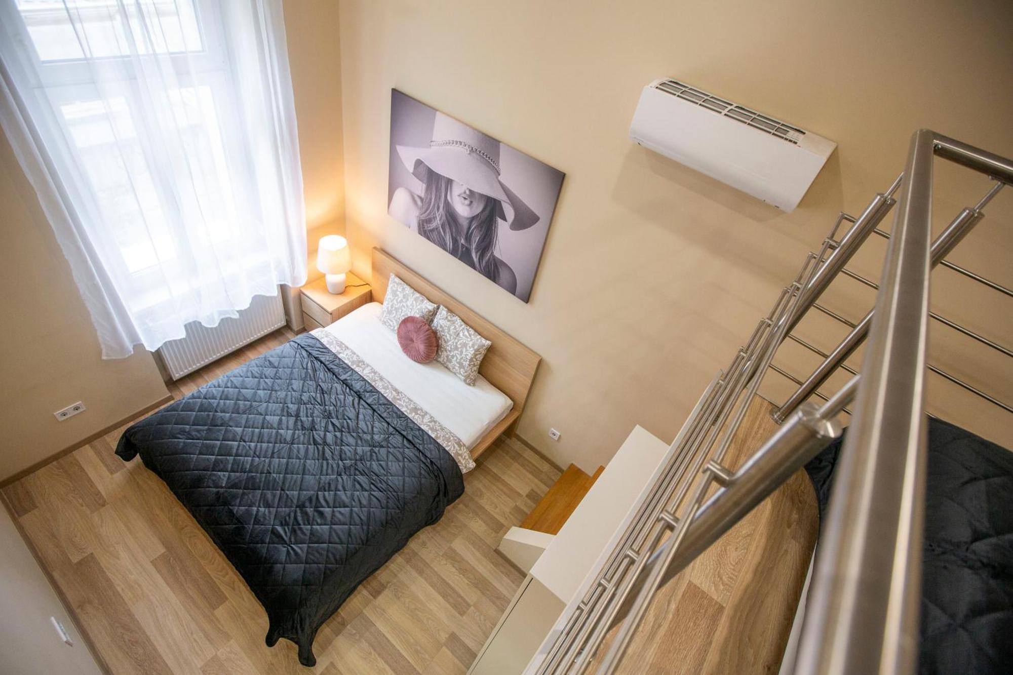 Spacious Bajcsy Residence In The Heart Of ブダペスト エクステリア 写真