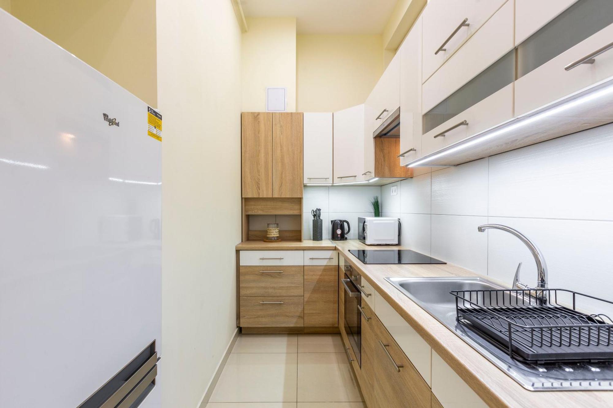 Spacious Bajcsy Residence In The Heart Of ブダペスト エクステリア 写真