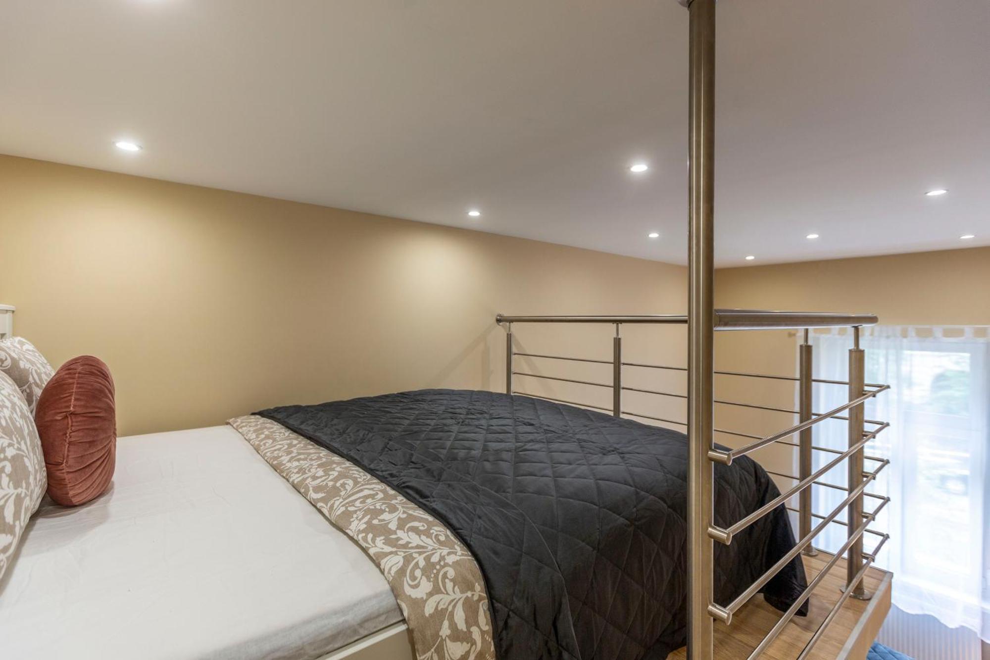 Spacious Bajcsy Residence In The Heart Of ブダペスト エクステリア 写真