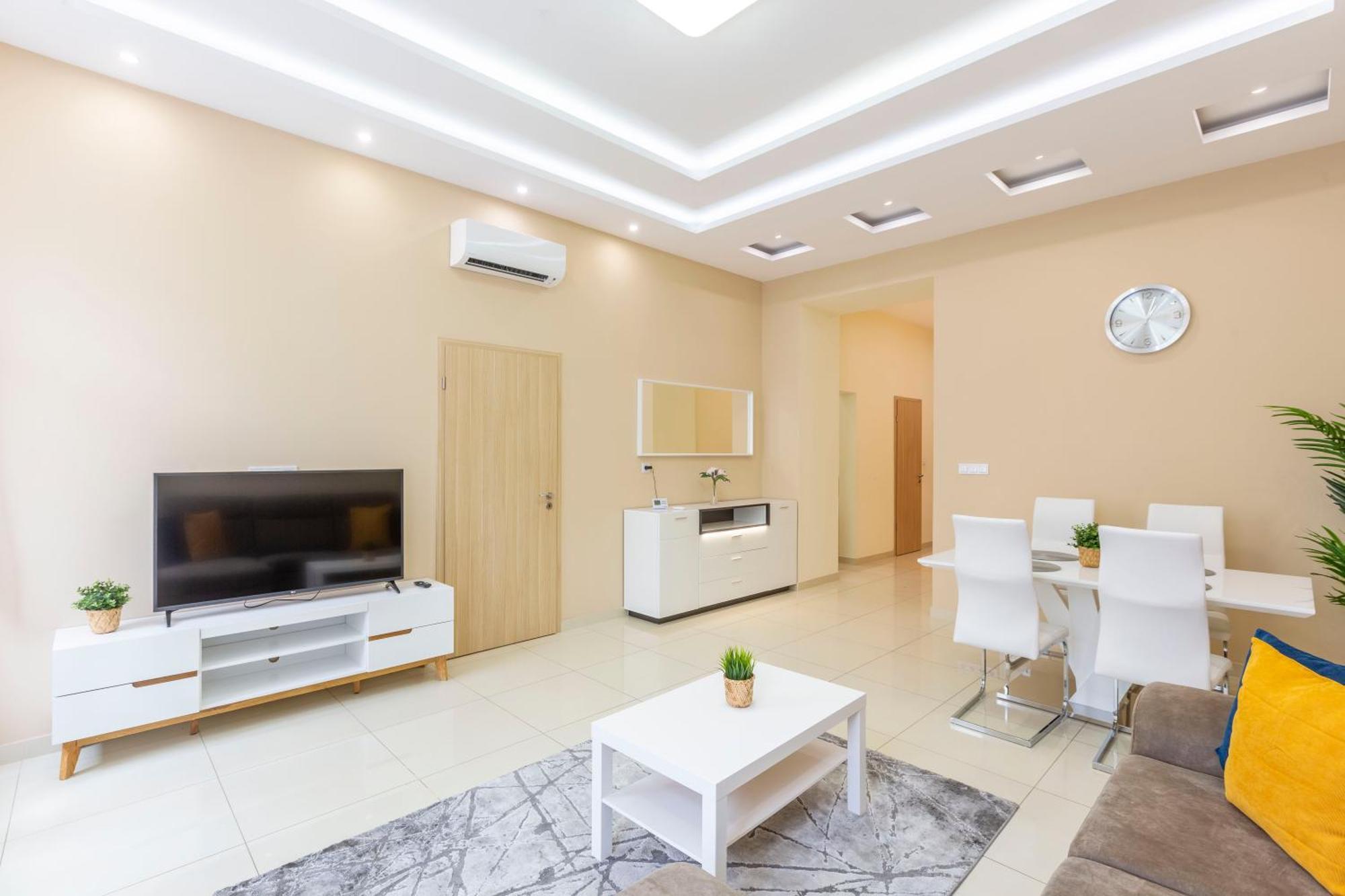 Spacious Bajcsy Residence In The Heart Of ブダペスト エクステリア 写真
