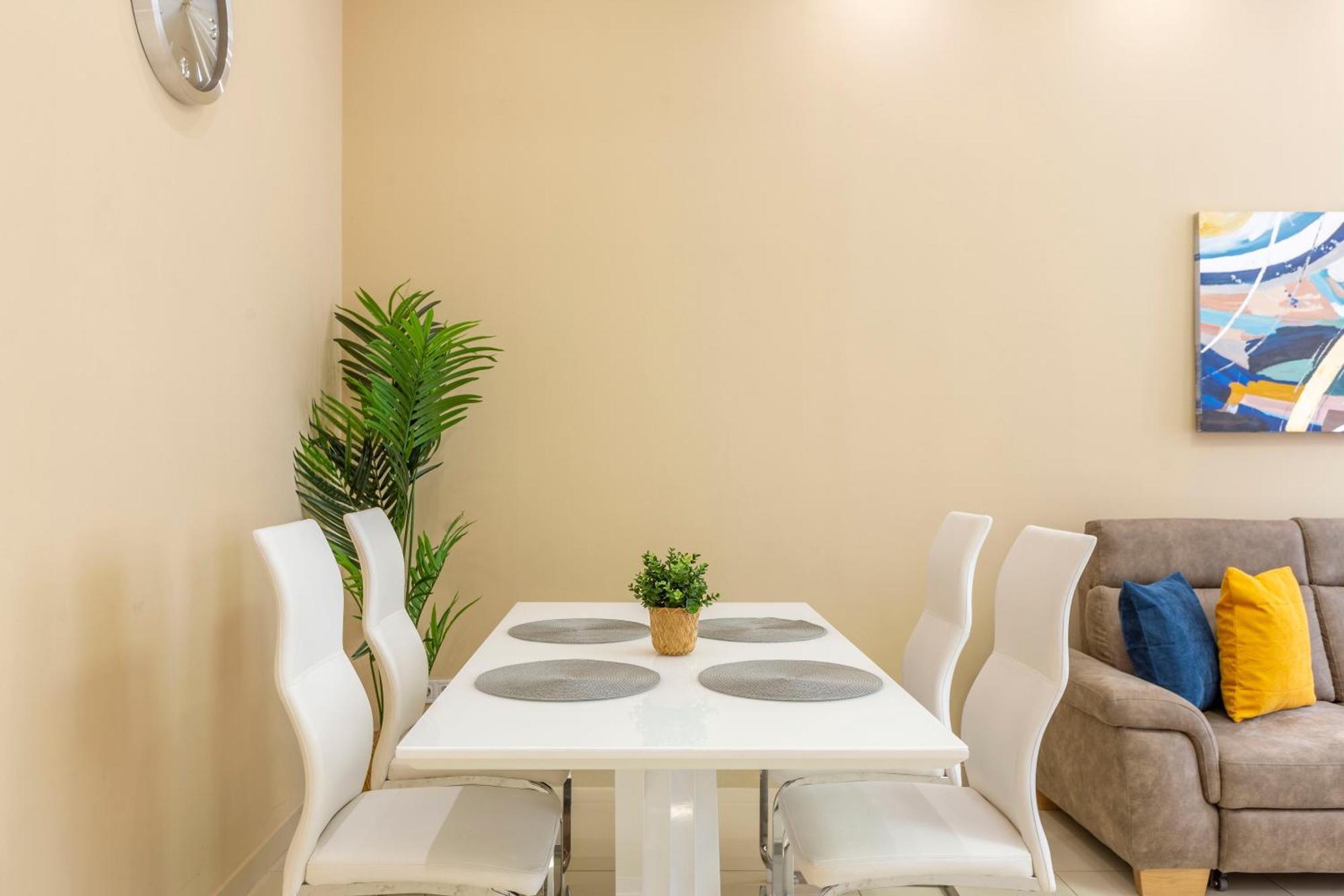 Spacious Bajcsy Residence In The Heart Of ブダペスト エクステリア 写真
