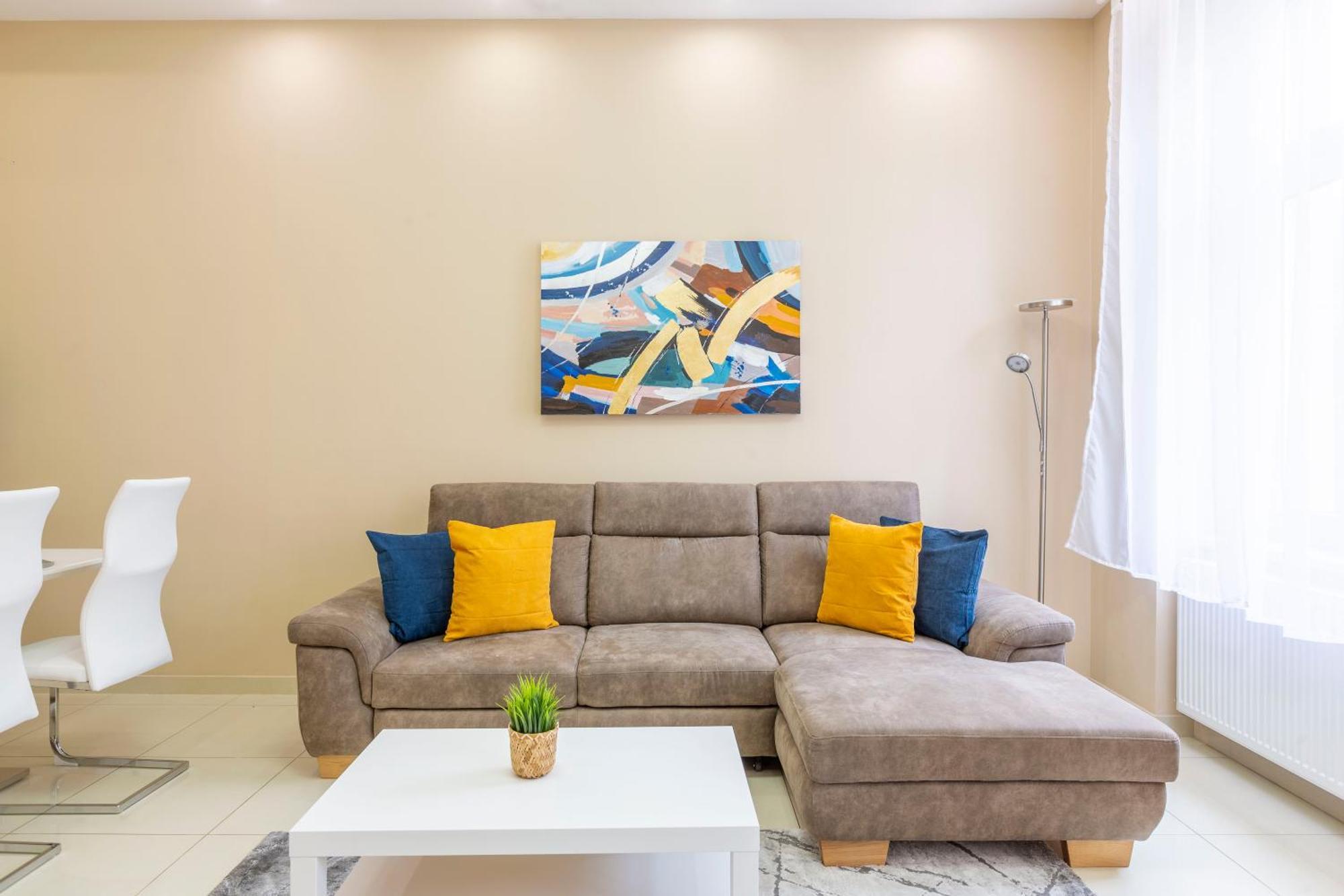 Spacious Bajcsy Residence In The Heart Of ブダペスト エクステリア 写真