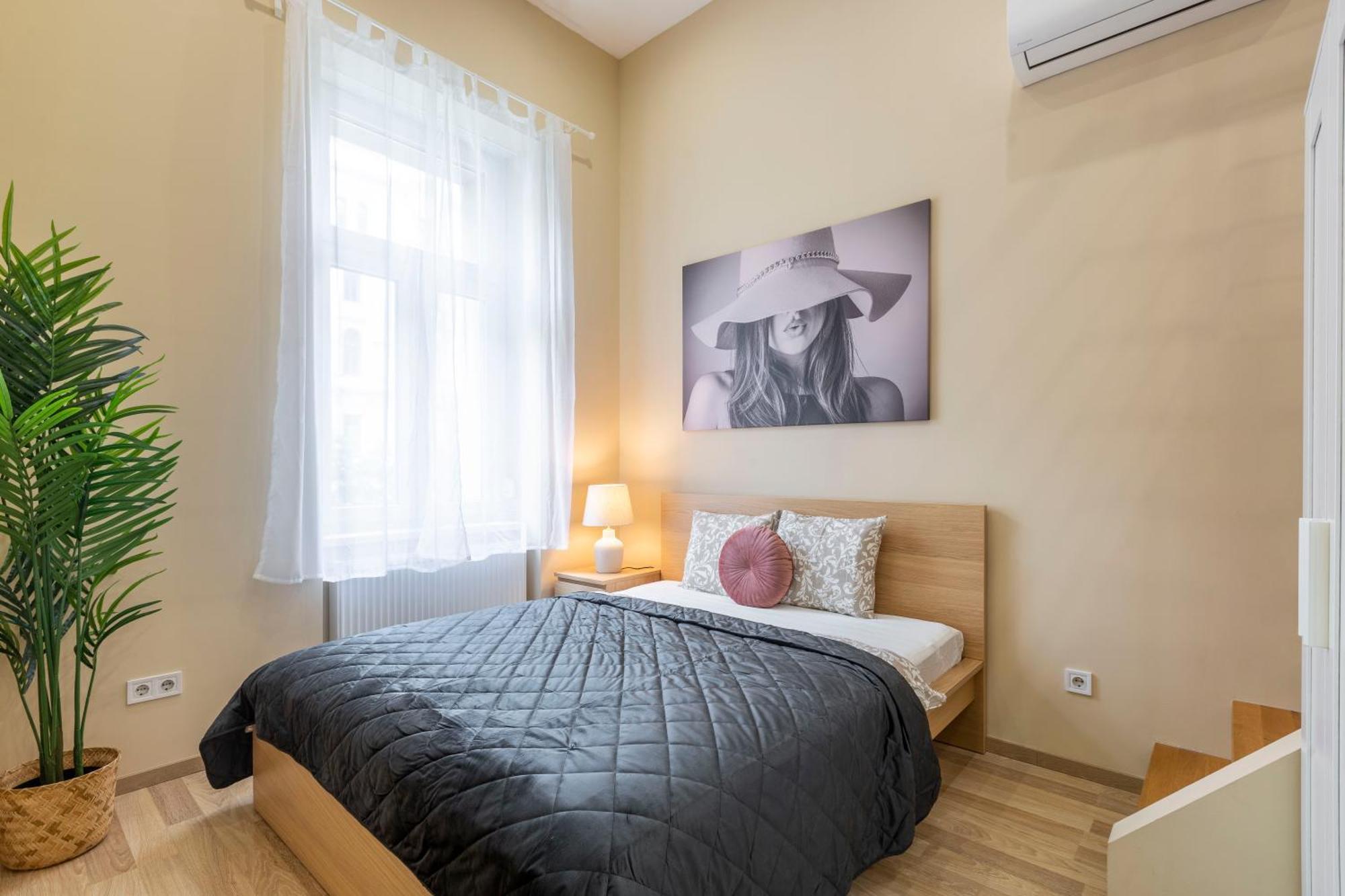 Spacious Bajcsy Residence In The Heart Of ブダペスト エクステリア 写真