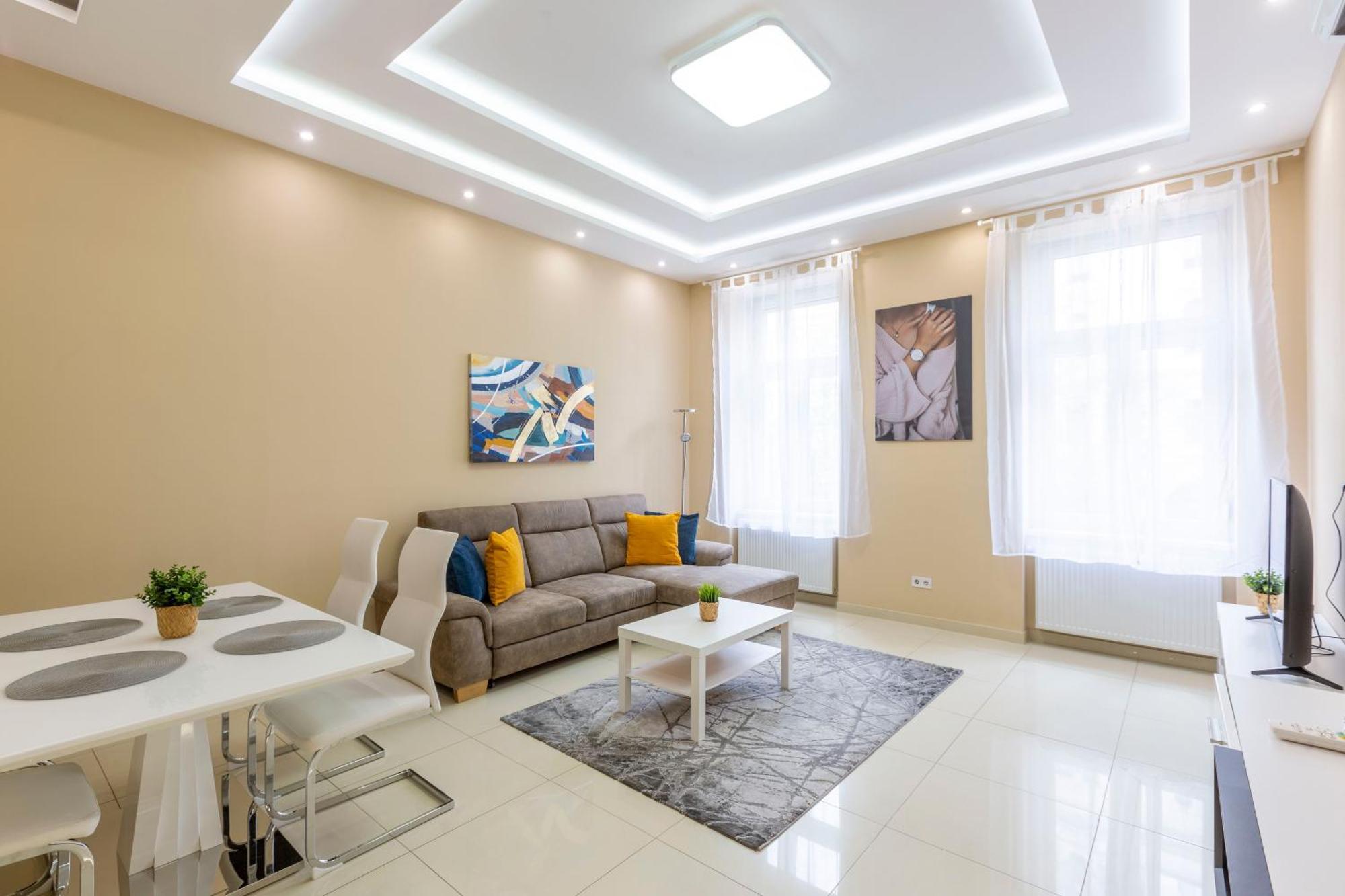 Spacious Bajcsy Residence In The Heart Of ブダペスト エクステリア 写真